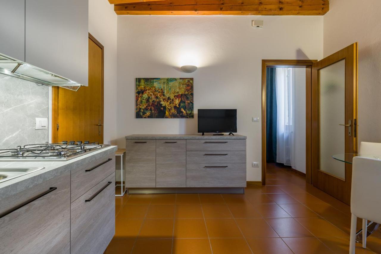 Apartments City Center Verona Bagian luar foto